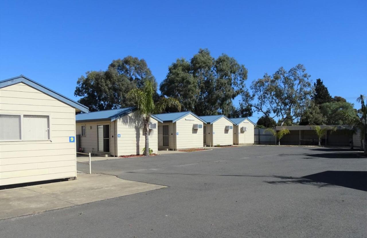 Moonta Bay Cabins Motel Port Moonta ภายนอก รูปภาพ